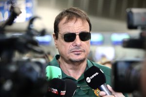 Αταμάν: «Να παίξουμε έξυπνα, ο Ρογκαβόπουλος θα προπονηθεί σήμερα»