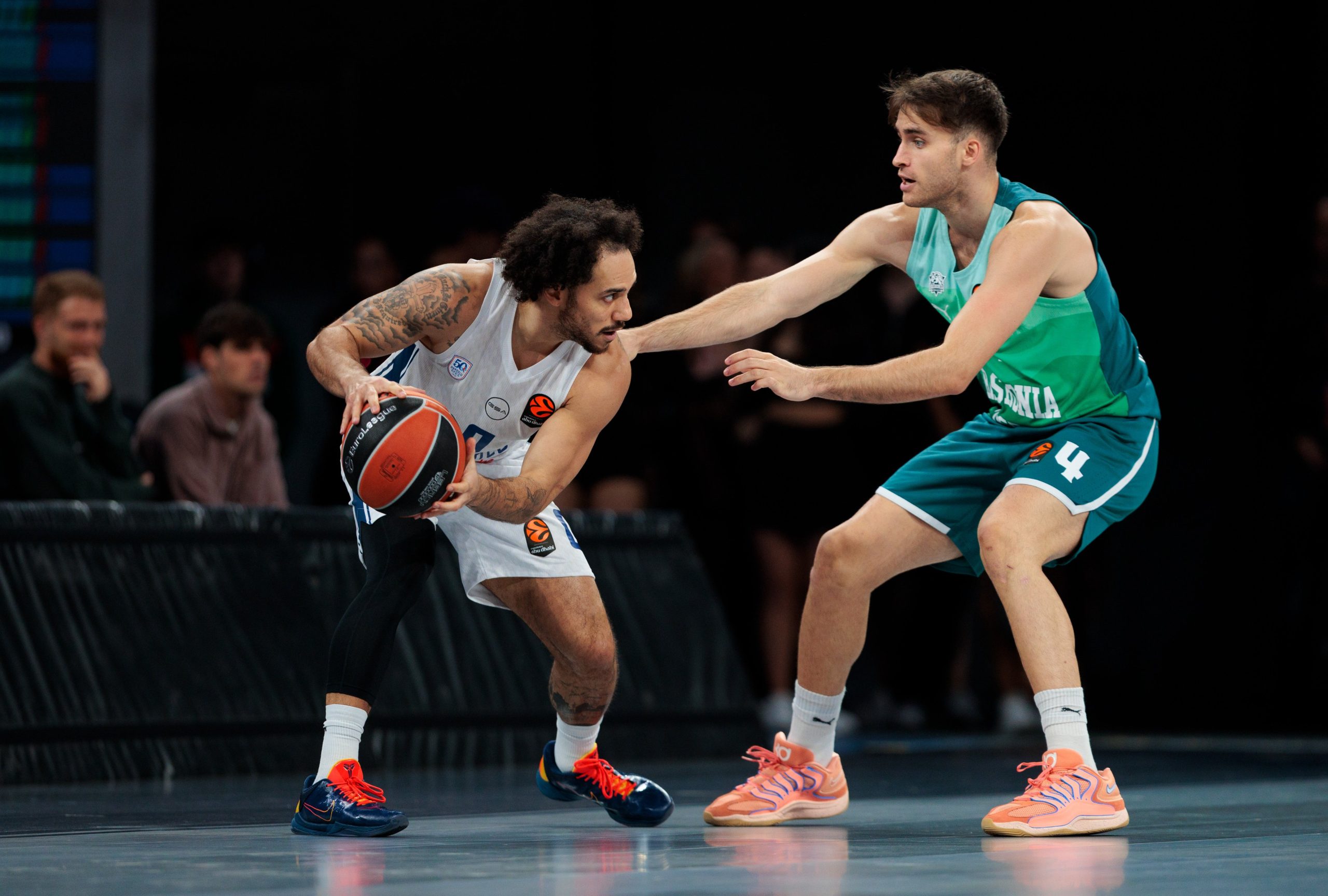 &laquo;&Mu;&pi;&lambda;ό&kappa;&omicron;&raquo; &tau;&eta;&sigmaf; &Mu;&pi;&alpha;&sigma;&kappa;ό&nu;&iota;&alpha; &sigma;&tau;&eta;&nu; &Epsilon;&phi;έ&sigmaf;, &laquo;&alpha;&pi;έ&delta;&rho;&alpha;&sigma;&epsilon; &alpha;&pi;ό &tau;&eta;&nu; &kappa;ό&lambda;&alpha;&sigma;&eta;&raquo; &eta; &Mu;&pi;&alpha;&rho;&tau;&sigma;&epsilon;&lambda;ό&nu;&alpha;