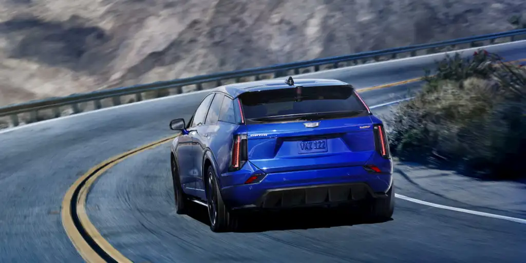 Η Cadillac καταργεί τα βενζινοκίνητα αυτοκίνητά της και θα κρατήσει μόνο ένα