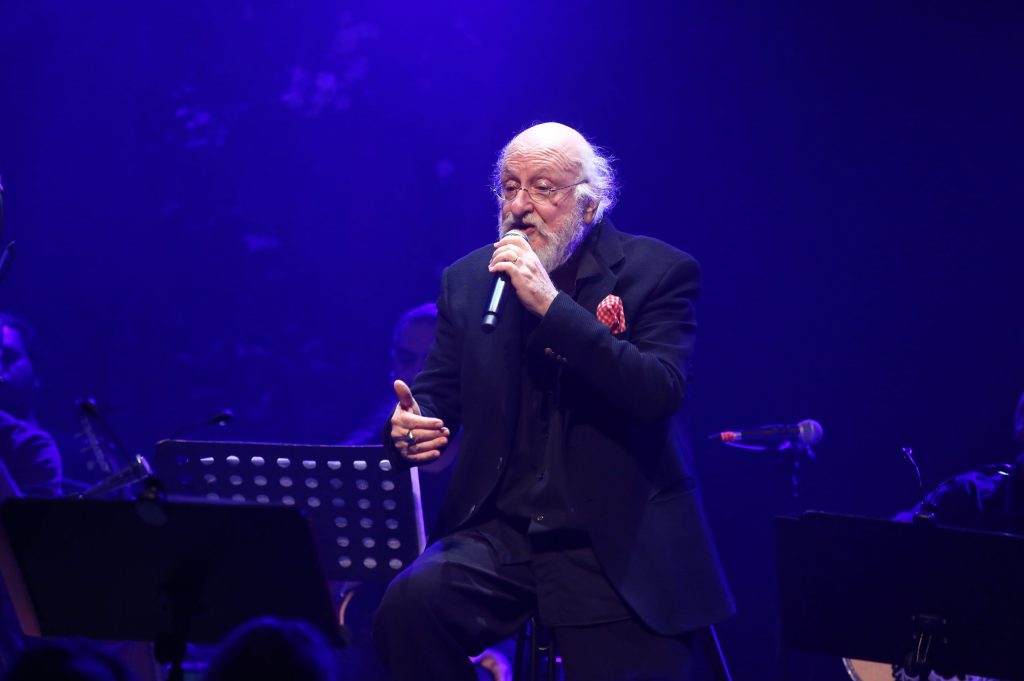 MEGA News: «Όσα Φέρνει η Ώρα» με τον Διονύση Σαββόπουλο – Την Τετάρτη στις 22:00