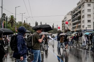 Καιρός: Στα δύο η χώρα τη Δευτέρα – Καταιγίδες και 30άρια – Πρόγνωση από την Ελίνα Καρέτσου