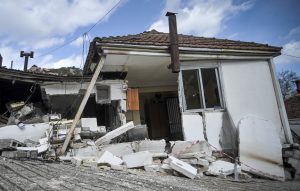 Καθίζηση «κατάπιε» τμήμα χωριού στις Φυτείες Αιτωλοακαρνανίας (video)