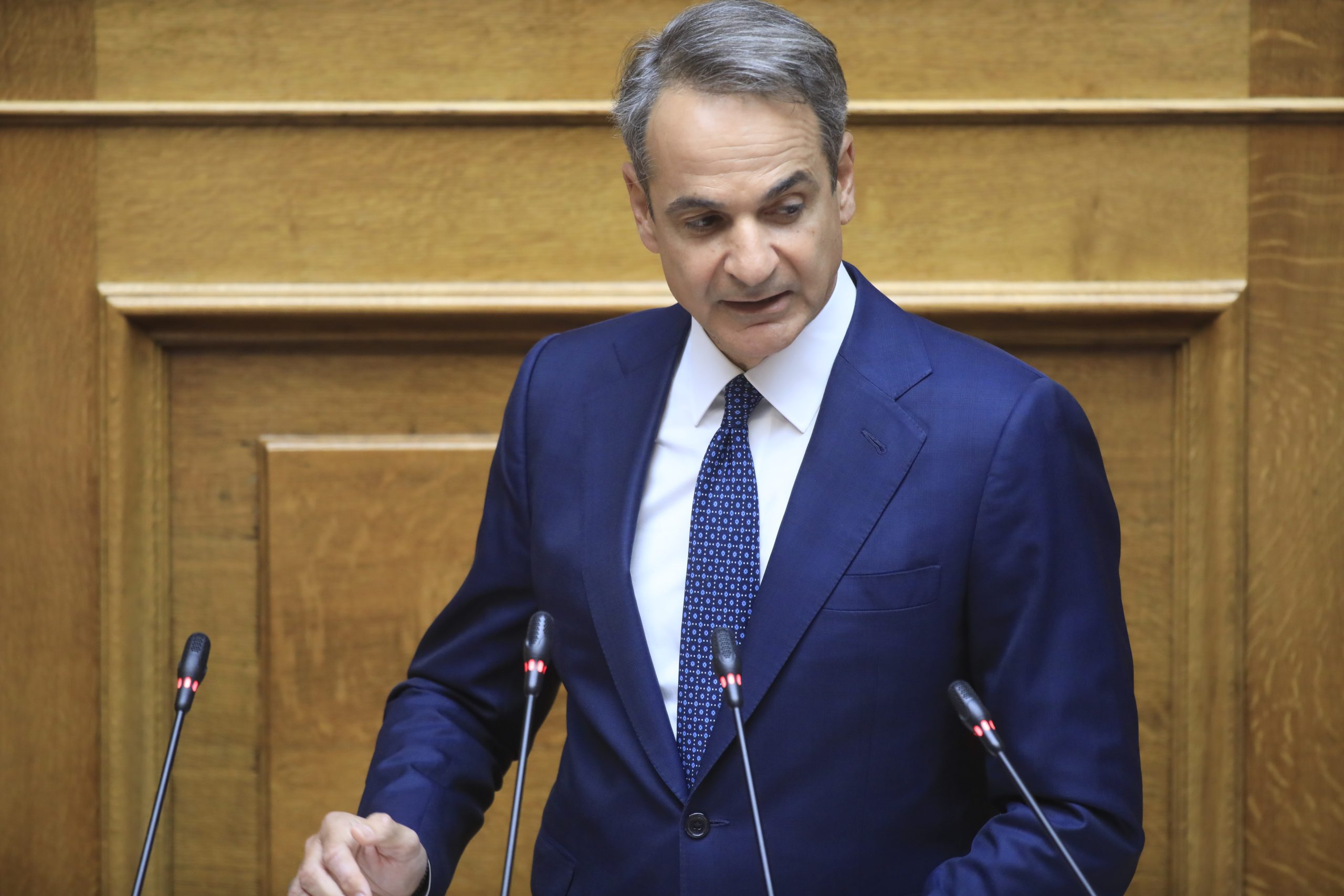 Μητσοτάκης: Η Ελλάδα στέκεται όρθια και υπερήφανη
