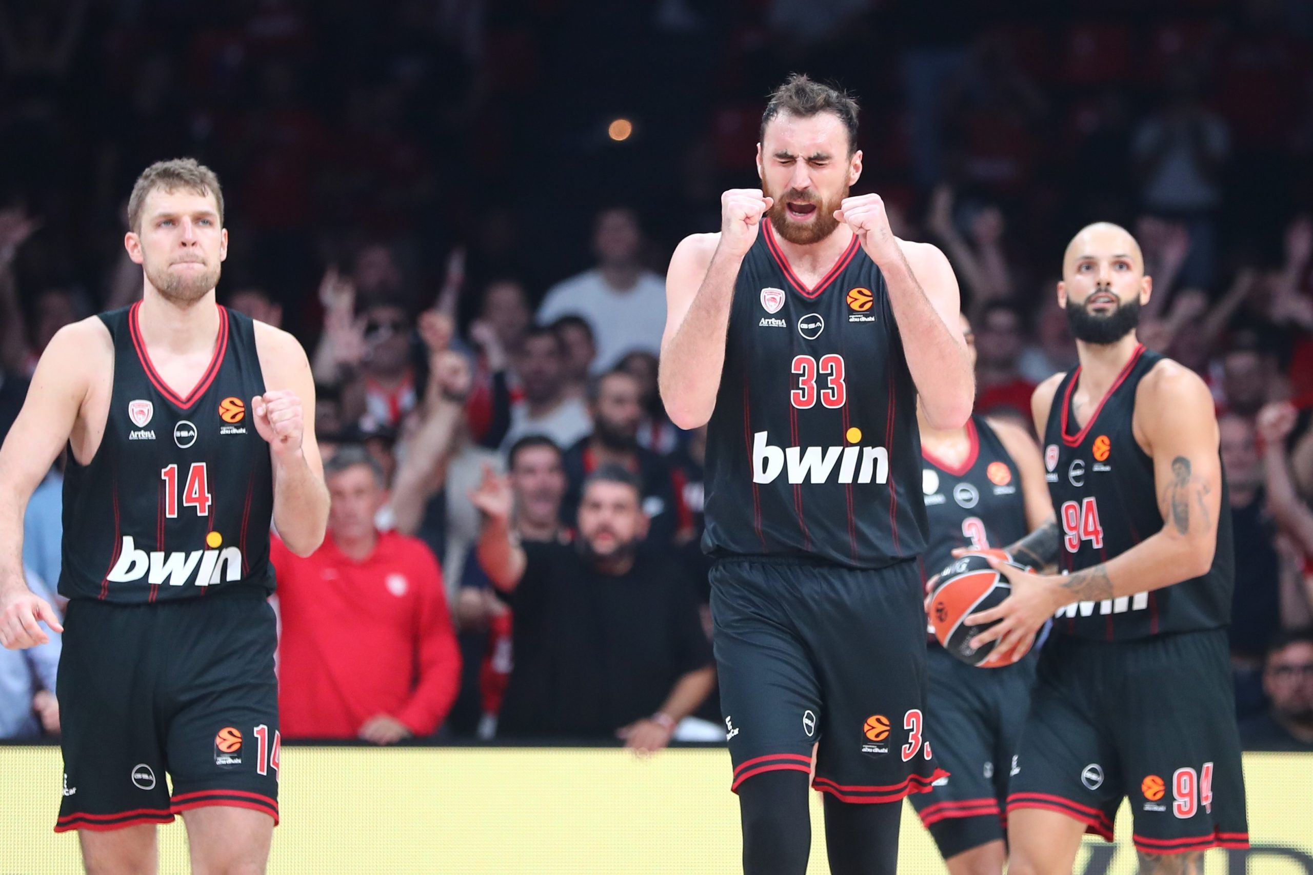 Euroleague: &Eta; &beta;&alpha;&theta;&mu;&omicron;&lambda;&omicron;&gamma;ί&alpha; &mu;&epsilon;&tau;ά 8&eta; &alpha;&gamma;&omega;&nu;&iota;&sigma;&tau;&iota;&kappa;ή &kappa;&alpha;&iota; &tau;&iota;&sigmaf; &laquo;&mu;ά&chi;&epsilon;&sigmaf; &tau;&omega;&nu; &Alpha;&iota;&omega;&nu;ί&omega;&nu;&raquo;
