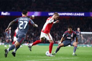 Το Τσάμπιονς Λιγκ δυσκολεύει τη σεζόν του πρωταθλητή