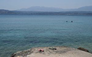 Τραγωδία στα Χανιά: Πατέρας πνίγηκε στα Φαλάσαρνα – Σώθηκε ο γιος του