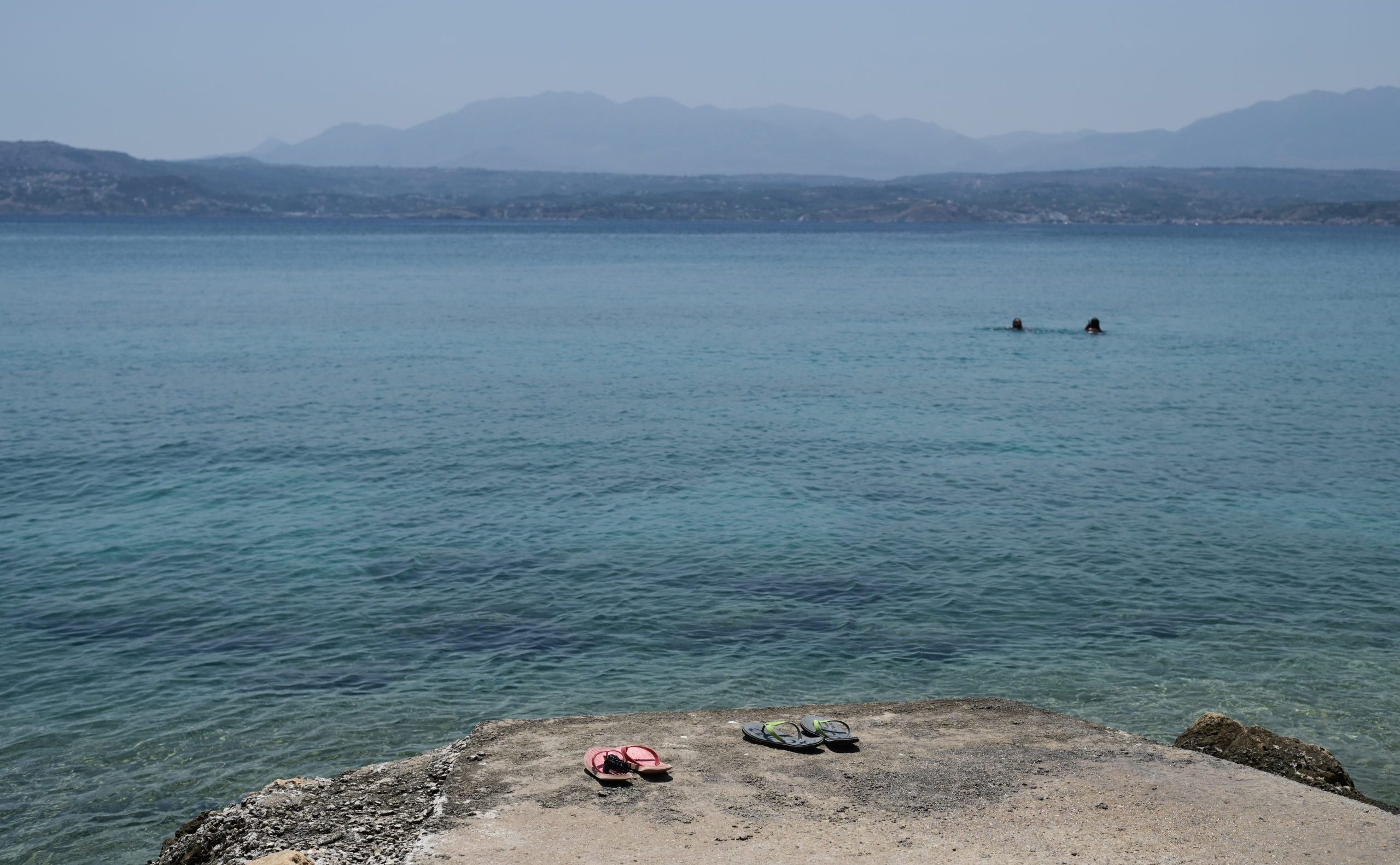 Τραγωδία στα Χανιά: Πατέρας πνίγηκε στα Φαλάσαρνα – Σώθηκε ο γιος του