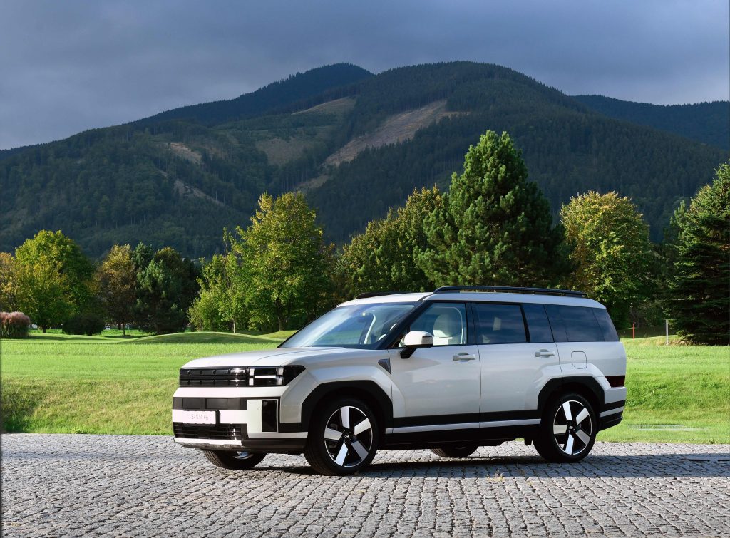 Hyundai: Διπλή επιτυχία στα What Car 2025 ? Electric Car Awards για το SANTA FE