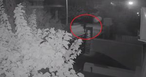 Συνελήφθησαν τρεις νεαροί που λήστευαν διανομείς φαγητού σε Άλιμο και Αργυρούπολη – Βίντεο ντοκουμέντο από τη δράση τους