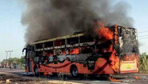 Ινδία: Τουλάχιστον 20 νεκροί στην πυρκαγιά σε λεωφορείο