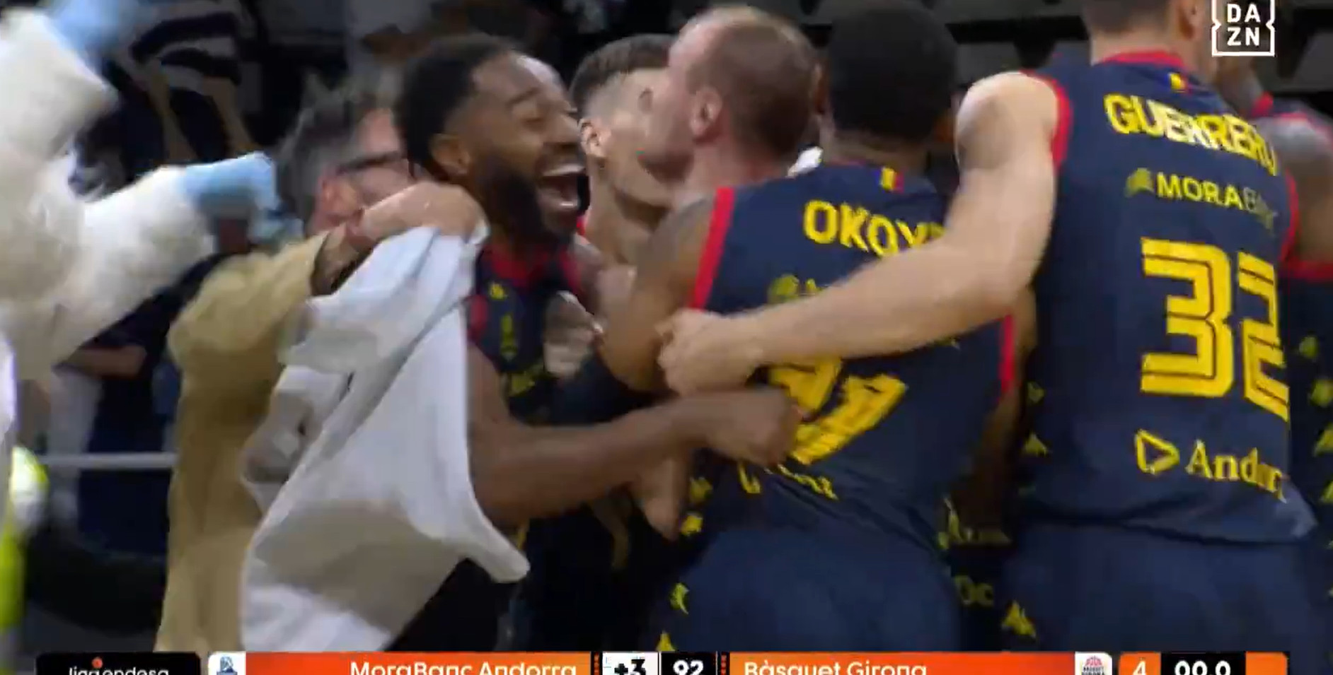 Απίθανο «buzzer beater» στην Ισπανία με full court τρίποντο του Ρουθ που θύμισε... Γιουλ