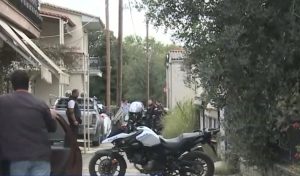 Τρίκαλα: Στραγγάλισε τη μητέρα του ενώ εκείνη έβλεπε τηλεόραση – «Τη σκότωσα γιατί με κακοποιούσε» ισχυρίστηκε ο 18χρονος