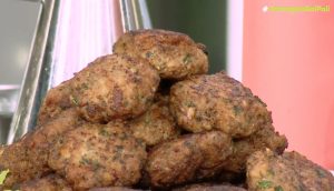 Κεφτεδάκια με άρωμα νησιού: Η συνταγή της Αργυρώς Μπαρμπαρίγου