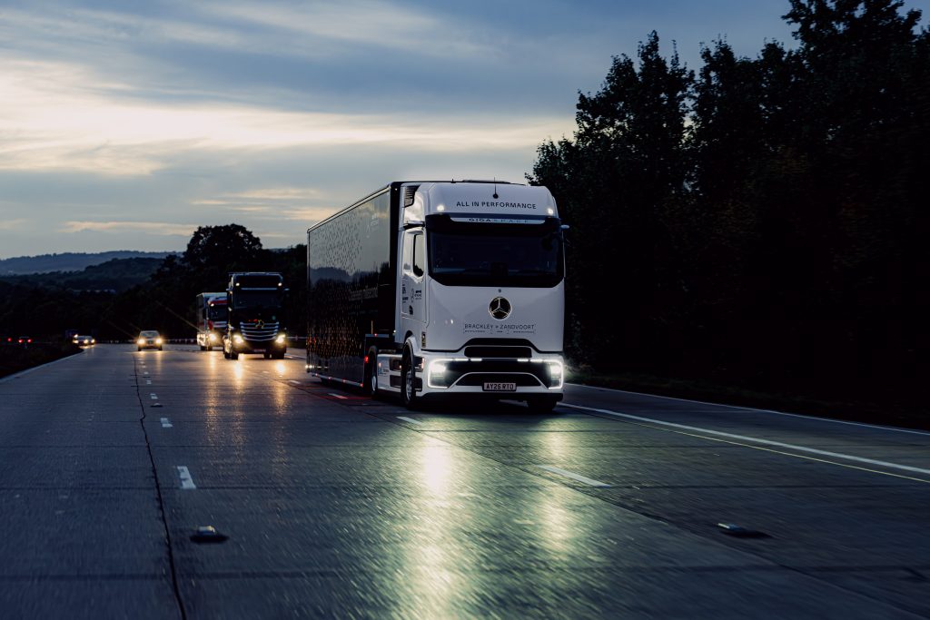 Τα φορτηγά της Mercedes-AMG PETRONAS F1 καλύπτει το 99% των δρομολογίων της με βιοκαύσιμα
