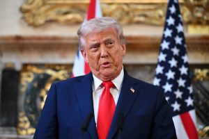 Τραμπ: Θα μπορούσαμε να επιδοτήσουμε αμερικανικές πετρελαϊκές εταιρείες για να ανοικοδομήσουν ενεργειακές υποδομές της Βενεζουέλας