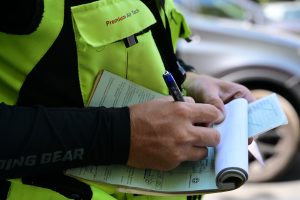 Καλλιθέα: Οδηγός δικύκλου «έσπασε» τα όρια στη Συγγρού, κινούνταν με 161 χλμ/ώρα – Δείτε το βίντεο