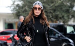 Βάνα Μπάρμπα: «Υπάρχει τεράστιος κοινωνικός και ηλικιακός ρατσισμός στις γυναίκες»