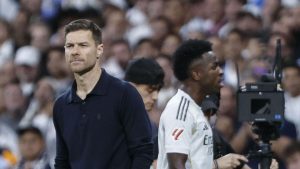 Ο Βινίσιους ζήτησε συγγνώμη, αλλά η ένταση με τον Αλόνσο… φουντώνει