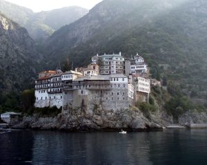 Ο υπερτουρισμός απειλεί το Αγιον Ορος