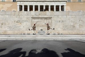 Υπερψηφίστηκε στη Βουλή η τροπολογία για τον ‘Αγνωστο Στρατιώτη