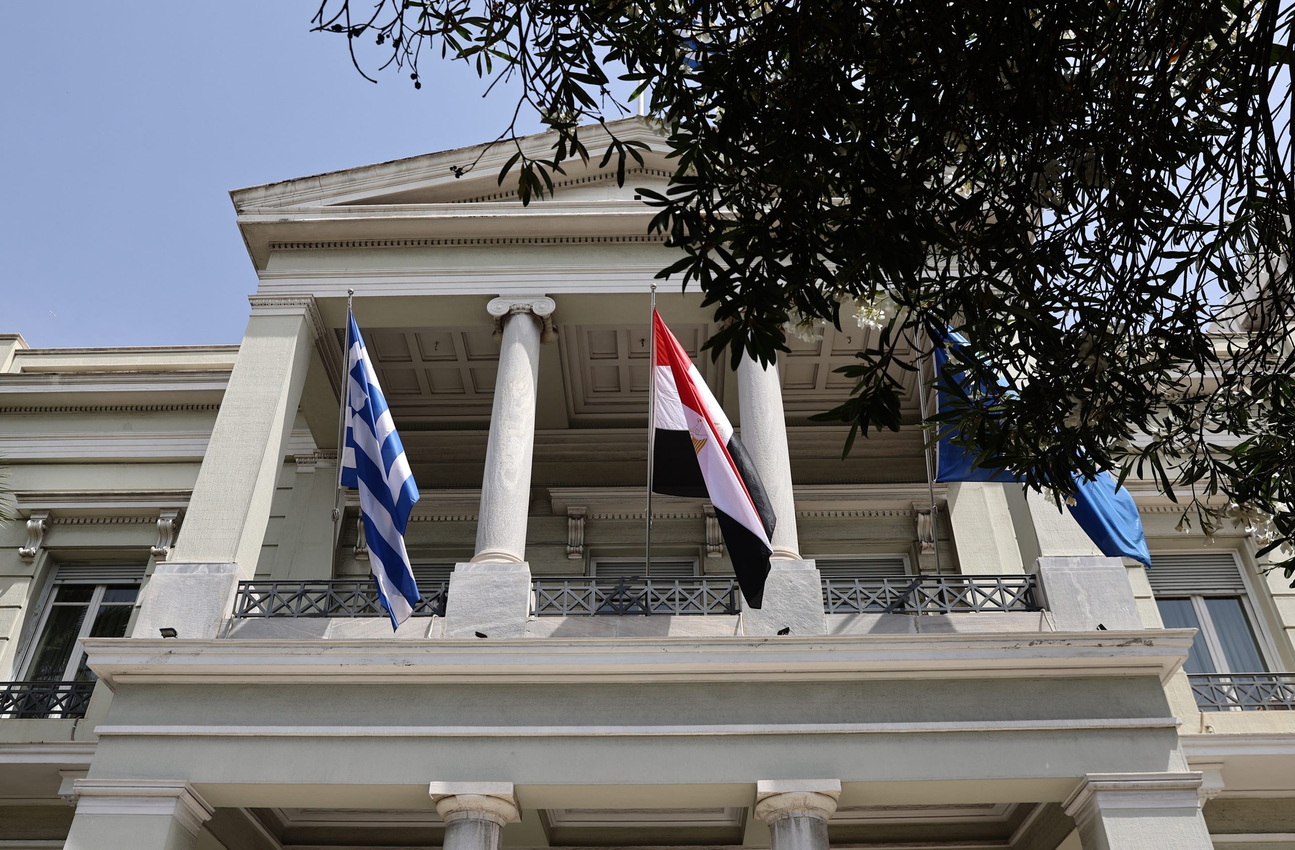 Αθήνα - Κάιρο σε κίνηση με το βλέμμα στη Λιβύη