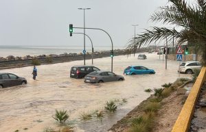 «Κόκκινος συναγερμός» στην Ισπανία για καταρρακτώδεις βροχές στα παράλια του Αλικάντε
