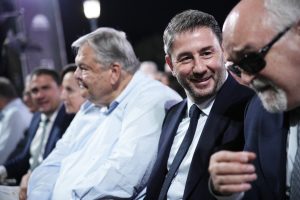 ΠΑΣΟΚ: Τετ α τετ Ανδρουλάκη με Βενιζέλο και Παπανδρέου