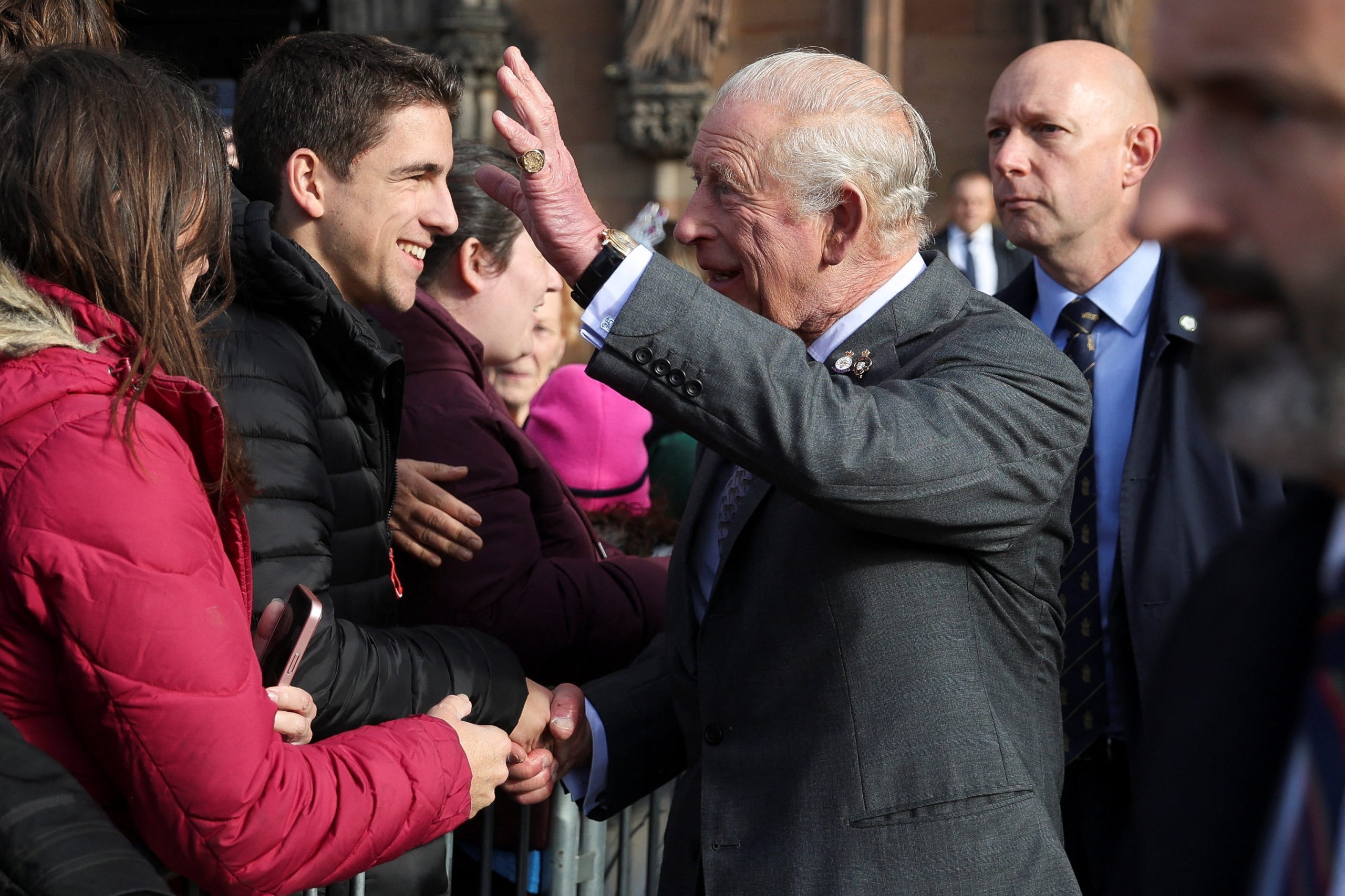 Λεκτική επίθεση στον βασιλιά Κάρολο για πρίγκιπα Αντριου και Έπσταϊν: Πώς αντέδρασε Λεκτική επίθεση στον βασιλιά Κάρολο για πρίγκιπα Αντριου και Έπσταϊν: Πώς αντέδρασε