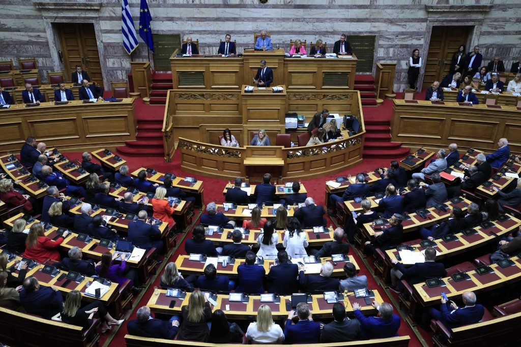 Βουλή: H συνεδρίαση της Ολομέλειας για την εξωτερική πολιτική σε επίπεδο πολιτικών αρχηγών