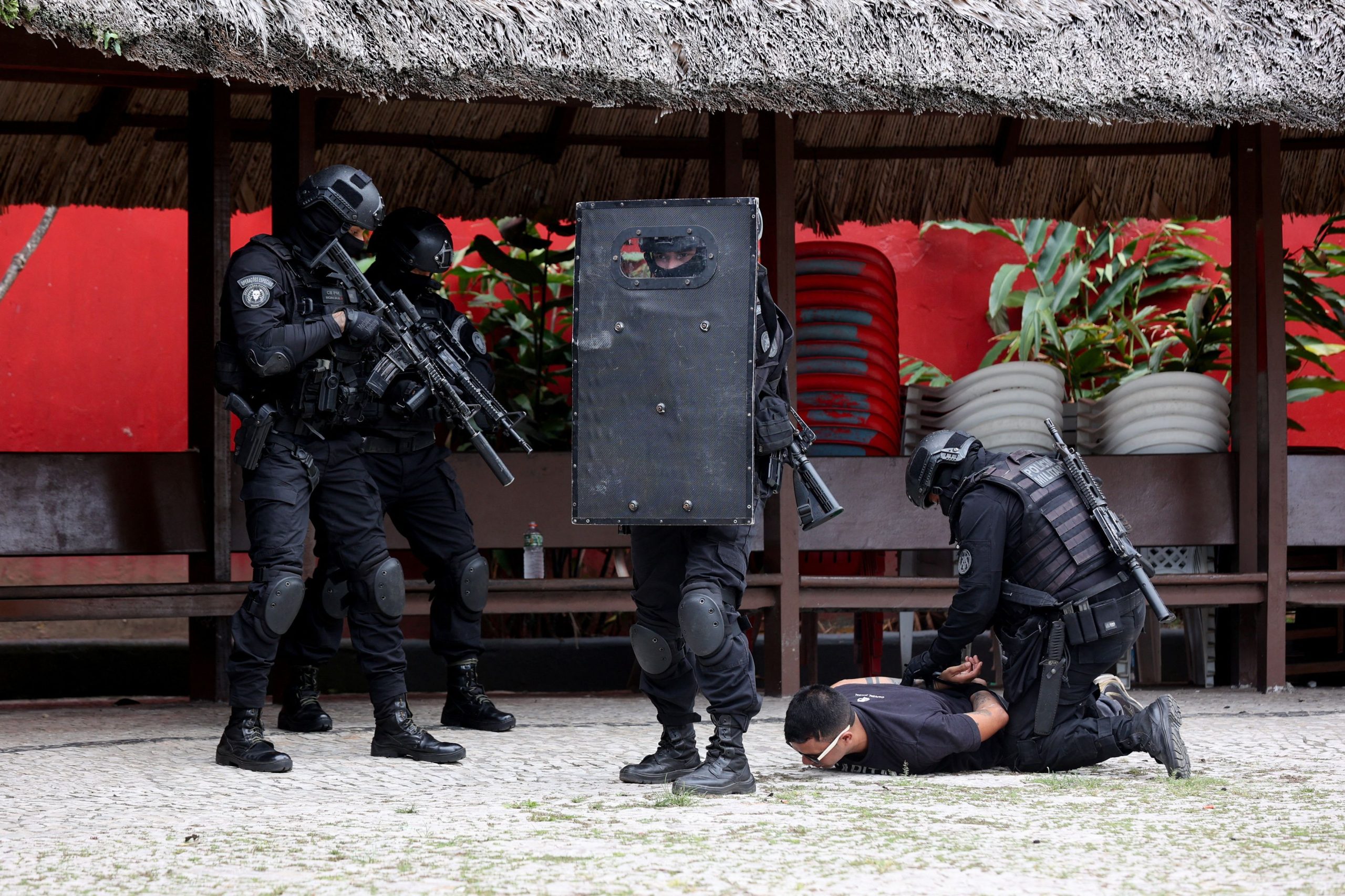 Βραζιλία: Τουλάχιστον 64 οι νεκροί της αστυνομικής επιχείρησης κατά του οργανωμένου εγκλήματος στο Ρίο ντε Τζανέιρο Βραζιλία: Τουλάχιστον 64 οι νεκροί της αστυνομικής επιχείρησης κατά του οργανωμένου εγκλήματος στο Ρίο ντε Τζανέιρο