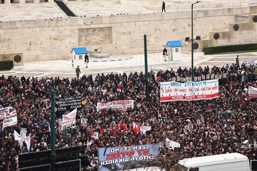 Δημοσκοπικός πατριωτισμός και ακραίος λαϊκισμός