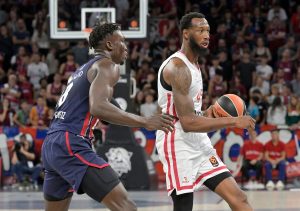 Ολυμπιακός: Ατομικό ο Φουρνιέ, εκτός προπόνησης ο Χολ