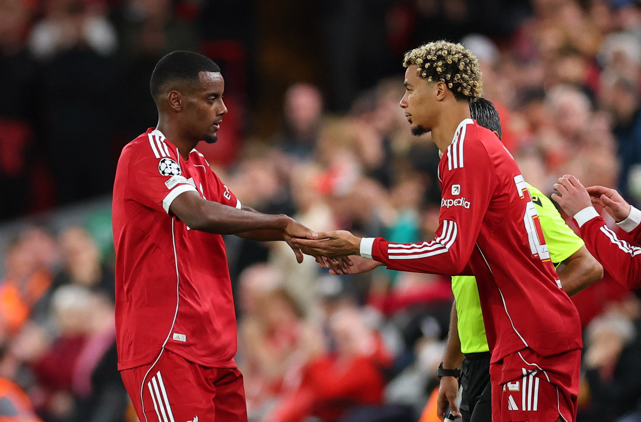 Η Λίβερπουλ πρόσβαλε τους ποδοσφαιριστές που την έστεψαν πρωταθλήτρια