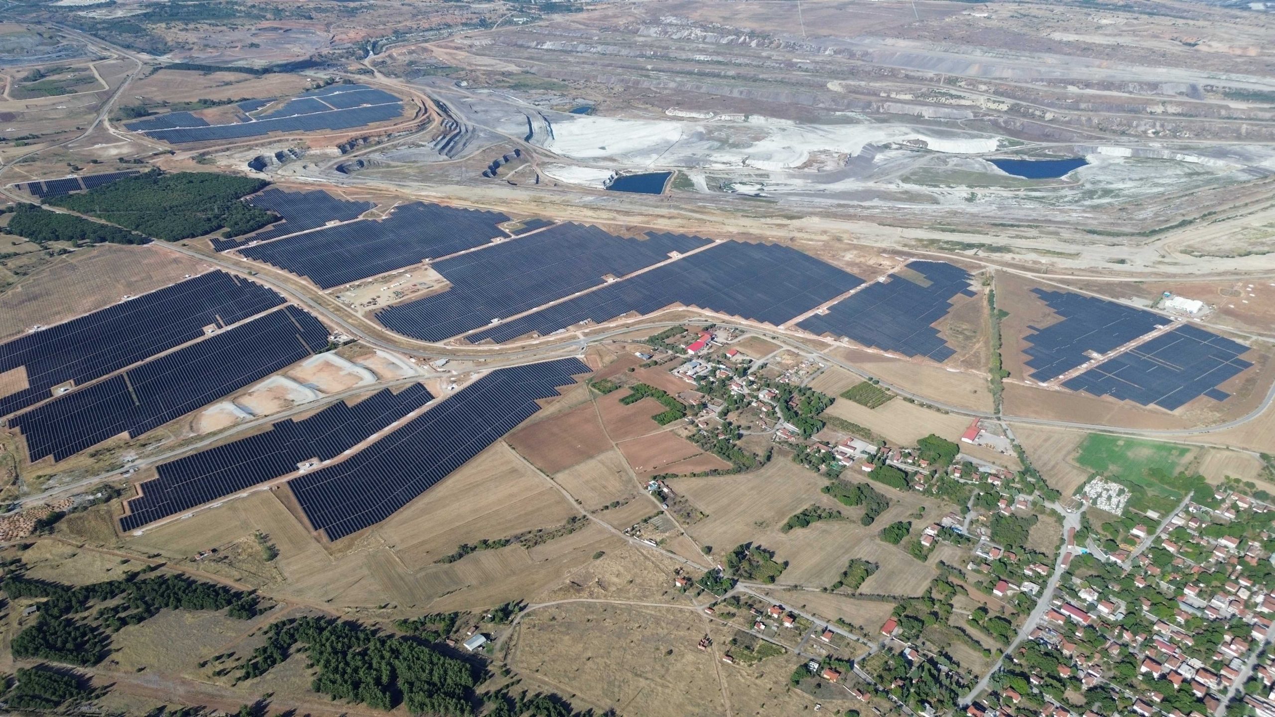 Ομιλος ΔΕΗ: Στις αγορές με ομόλογο για άντληση 700 εκατ. ευρώ