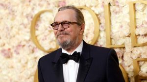 Ο ηθοποιός Γκάρι Όλντμαν έγινε «Σερ»: «Μεγάλη τιμή, δεν συγκρίνεται ούτε με το Όσκαρ»