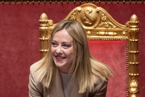 Η… ανθεκτική Τζόρτζια Μελόνι – Συπληρώνει τρία χρόνια στην εξουσία