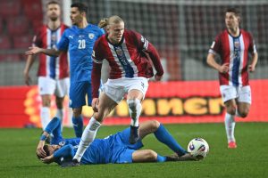 Προκριματικά Μουντιάλ: «Καταιγίδα» Χάαλαντ στη Νορβηγία – Νίκη για Ουγγαρία, ισοπαλία στη Ρίγα