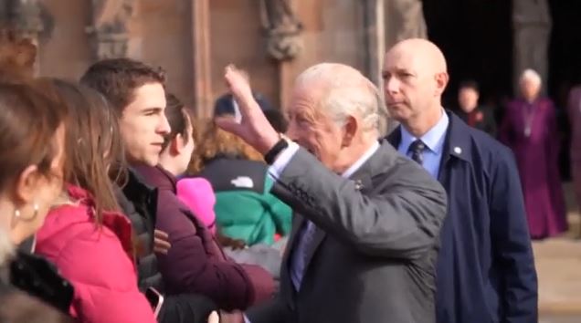 Σπάει τα ταμπού ο βασιλιάς Κάρολος: Δημόσια εξομολόγηση για τη μάχη του με τον καρκίνο