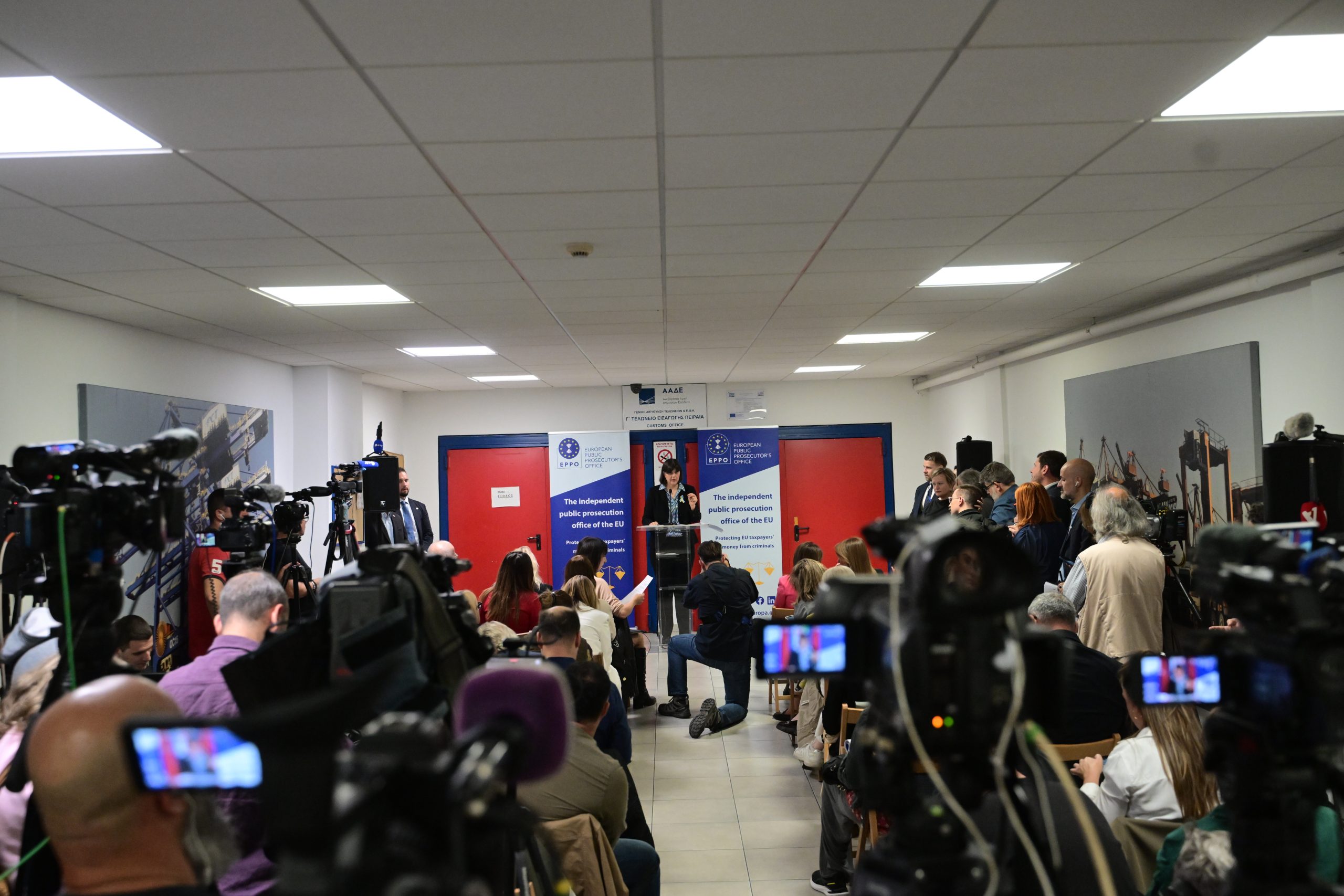 Καταπέλτης Κοβέσι για Τέμπη, ΟΠΕΚΕΠΕ και διαφθορά στην Ελλάδα