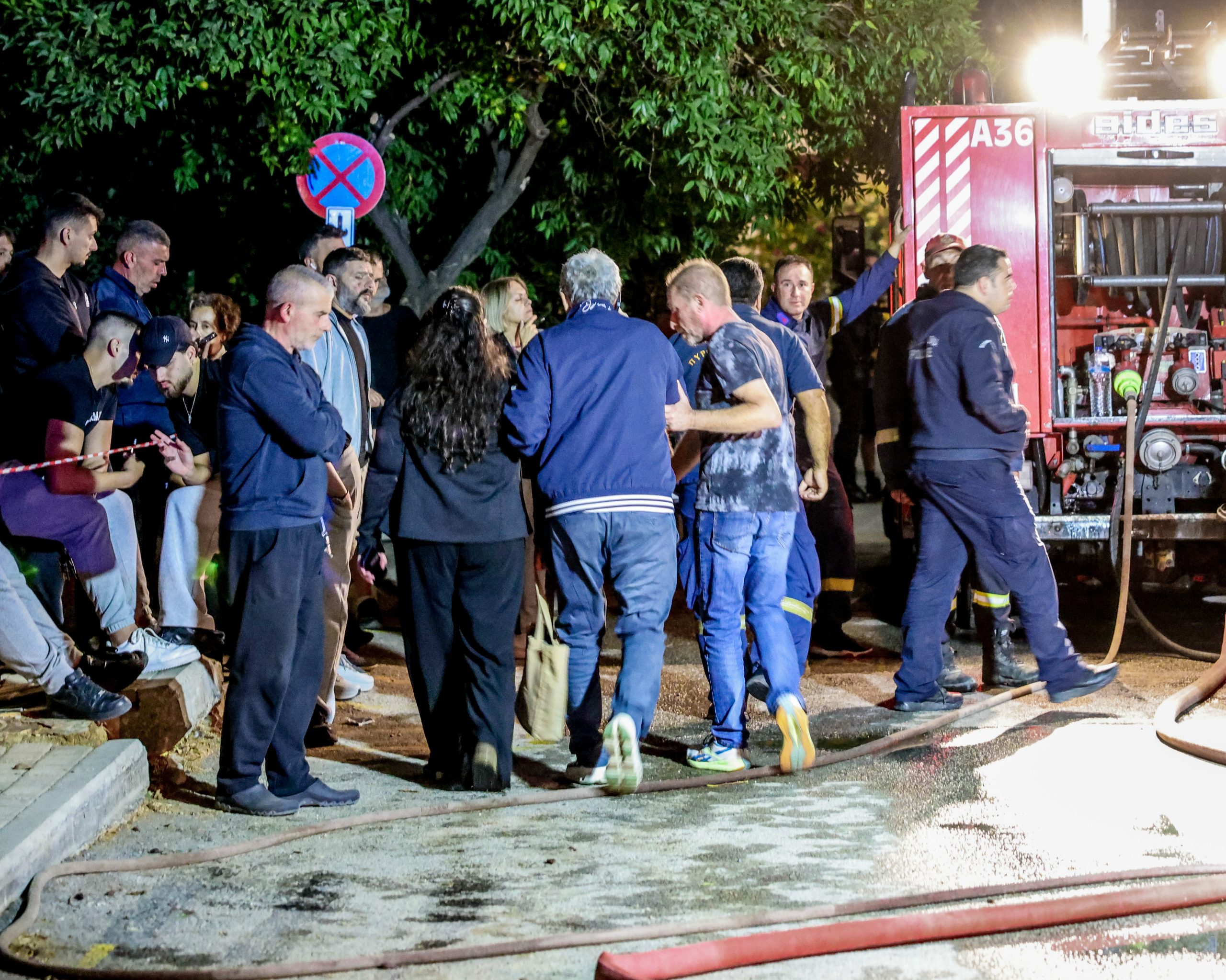 &Epsilon;&gamma;&kappa;&lambda;&eta;&mu;&alpha;&tau;&iota;&kappa;ή &epsilon;&nu;έ&rho;&gamma;&epsilon;&iota;&alpha; &eta; &phi;&omicron;&nu;&iota;&kappa;ή &phi;&omega;&tau;&iota;ά &sigma;&tau;&omicron; &Eta;&rho;ά&kappa;&lambda;&epsilon;&iota;&omicron;; &Tau;&omicron; &pi;&rho;ό&sigma;&omega;&pi;&omicron;-&kappa;&lambda;&epsilon;&iota;&delta;ί &pi;ί&sigma;&omega; &alpha;&pi;ό &tau;&omicron;&nu; &theta;ά&nu;&alpha;&tau;&omicron; &mu;&eta;&tau;έ&rho;&alpha;&sigmaf; &kappa;&alpha;&iota; &gamma;&iota;&omicron;&upsilon;