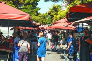 Αγίου Πνεύματος: Ανοιχτές ή κλειστές οι λαϊκές αγορές τη Δευτέρα 1 Ιουνίου;