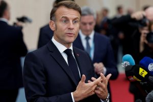 Μακρόν: Ανοικτό το ενδεχόμενο δημοψηφίσματος για τη μεταρρύθμιση του συνταξιοδοτικού