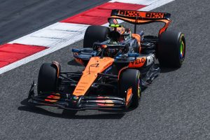 Formula 1: Έτσι στέφεται στη Σιγκαπούρη η McLaren