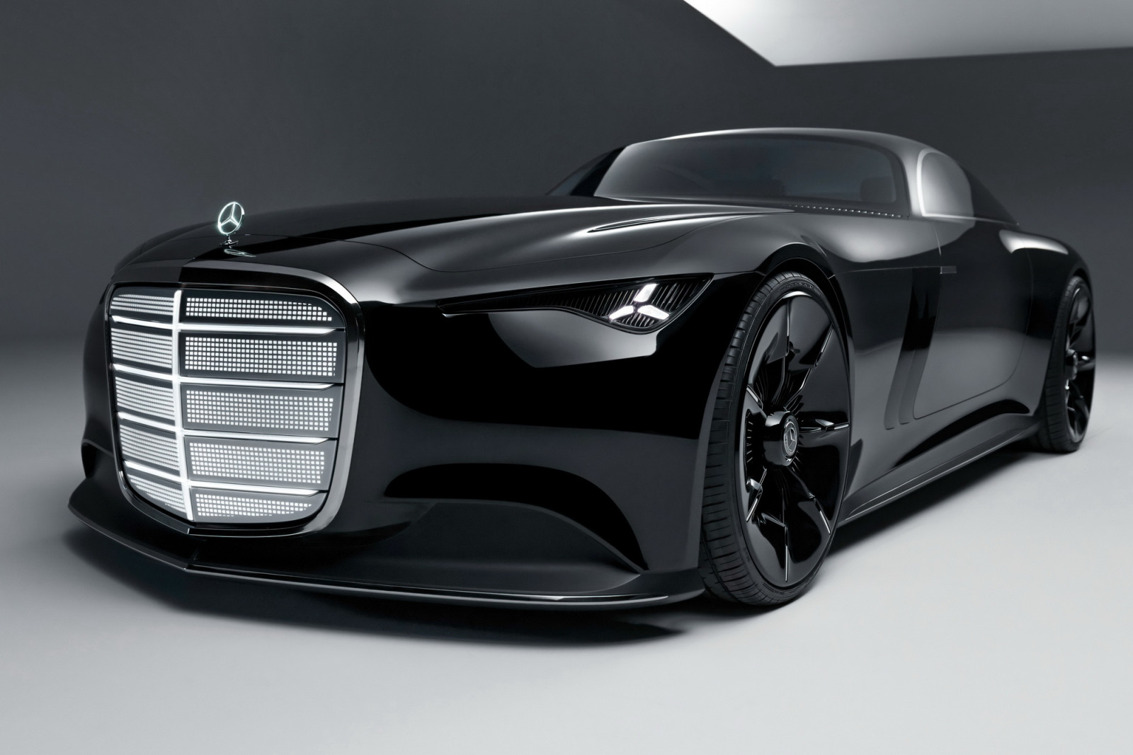 Mercedes-Benz Vision Iconic: Επιστροφή στο παρελθόν με γεύση από το μέλλον