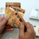 Επίδομα 250 ευρώ: Σε λίγες ώρες οι πρώτες πληρωμές – Όλα όσα πρέπει να ξέρετε για συντάξεις, ενοίκια, ενισχύσεις