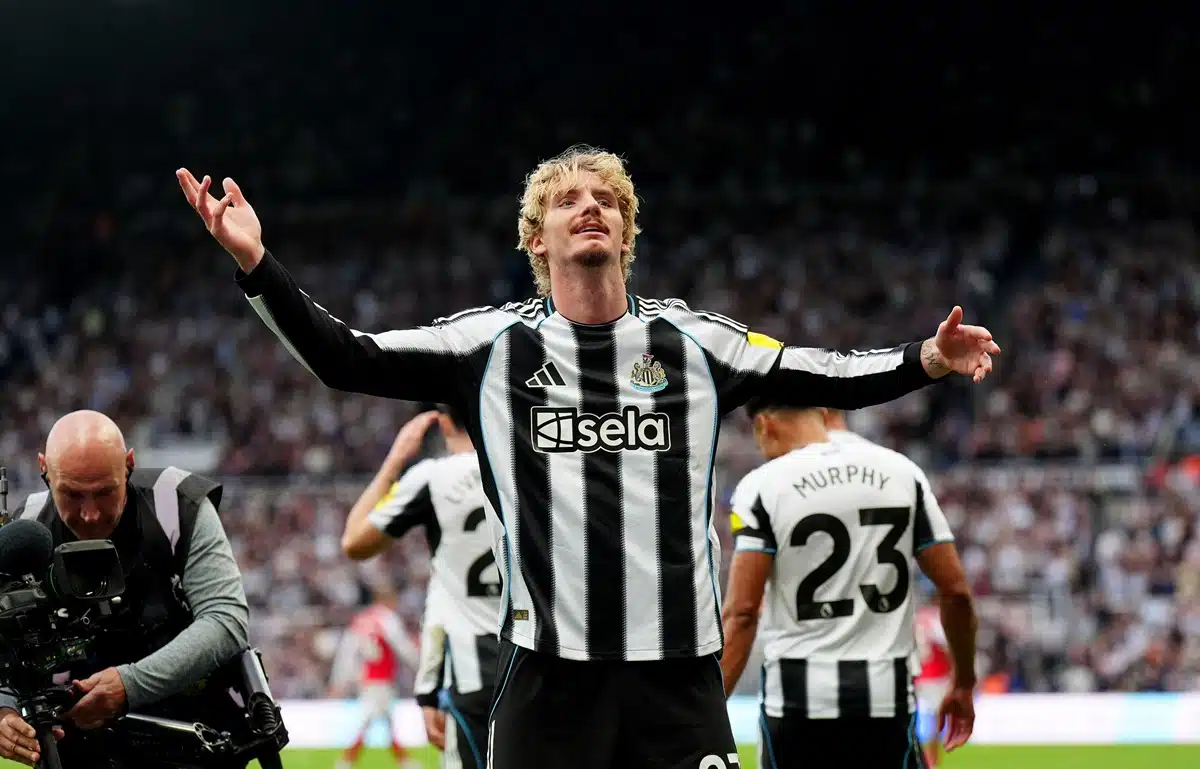 Πάρτι της Νιούκαστλ στο Βέλγιο, η Καραμπάγκ τον «χαβά της» στο Champions League