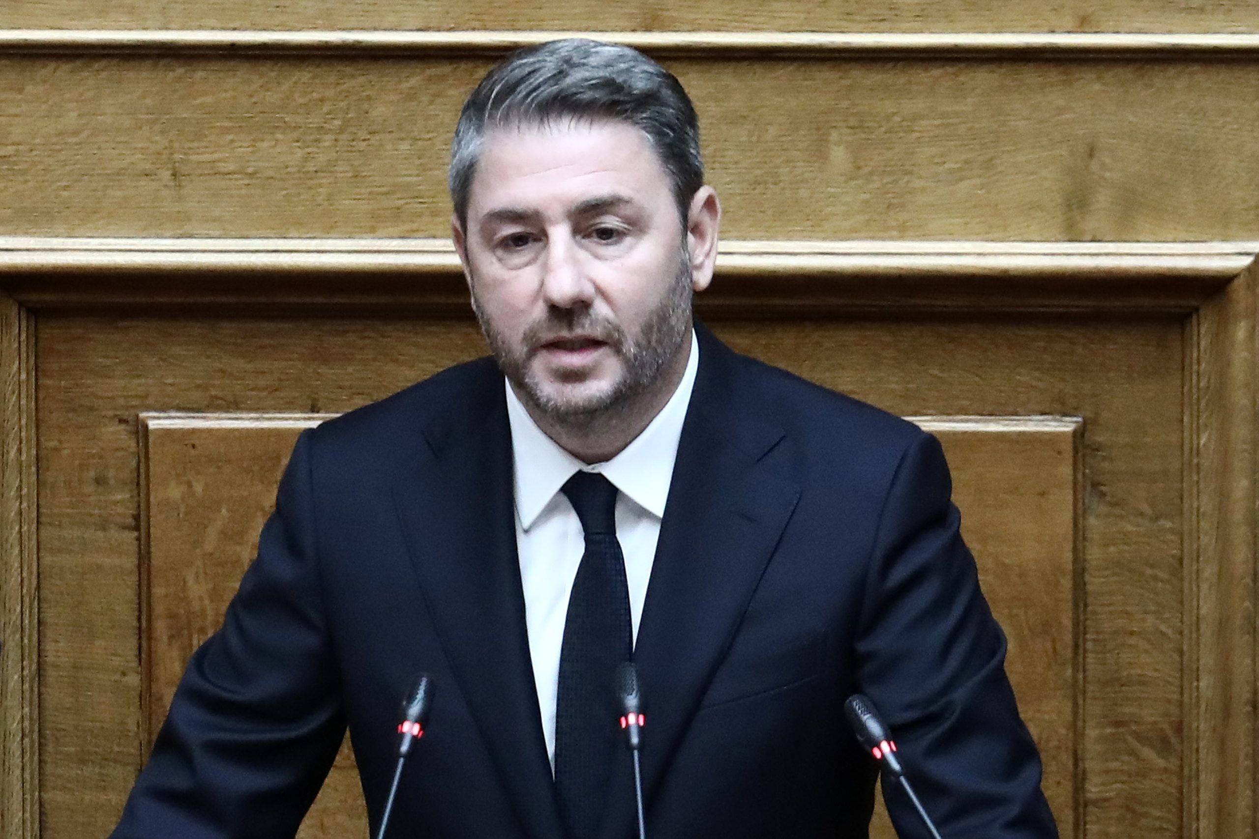 ΠΑΣΟΚ: Τι δείχνουν οι δημοσκοπήσεις για την πίεση που θα δεχθεί ο Νίκος Ανδρουλάκης από τις κινήσεις του Τσίπρα