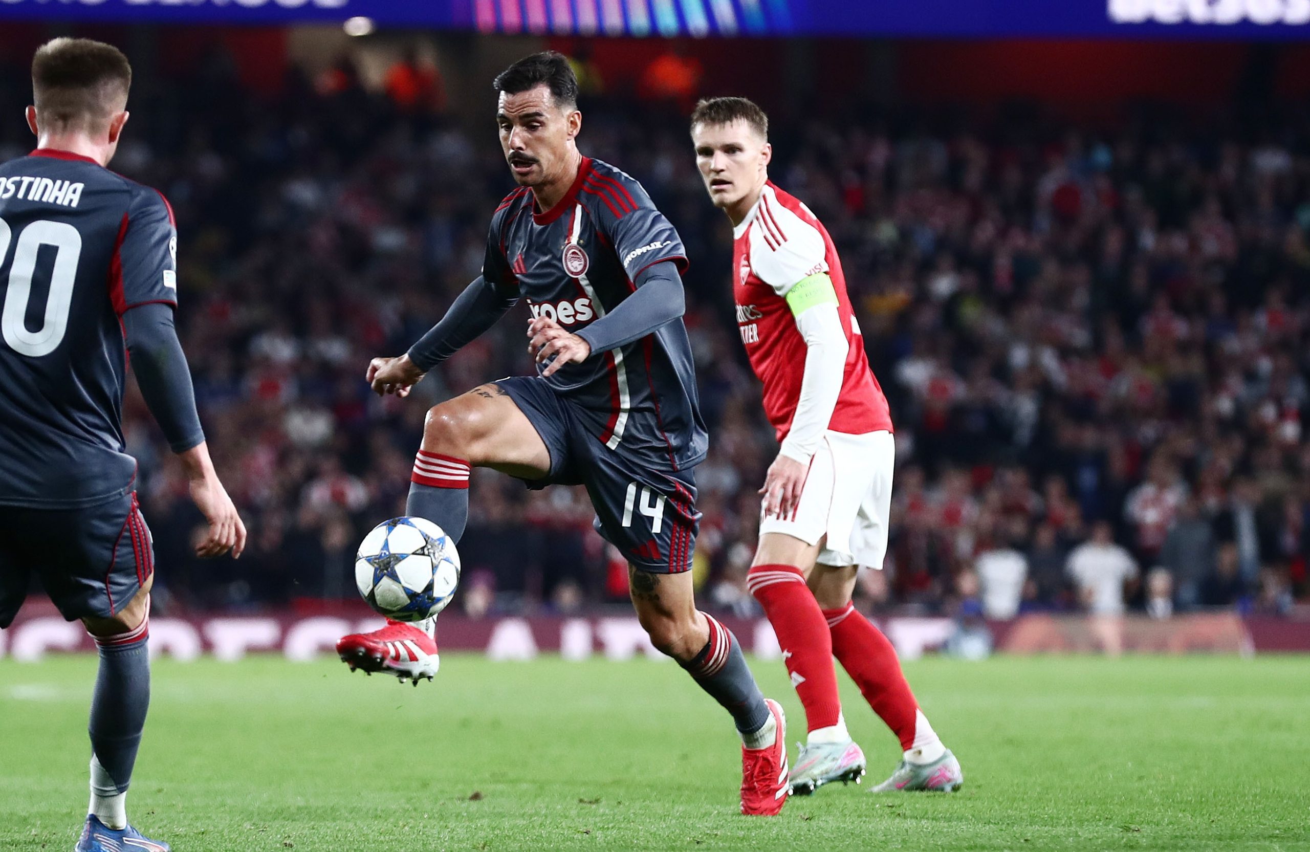 Άρσεναλ – Ολυμπιακός 2-0: Το πάλεψαν στο Emirates οι «ερυθρόλευκοι»