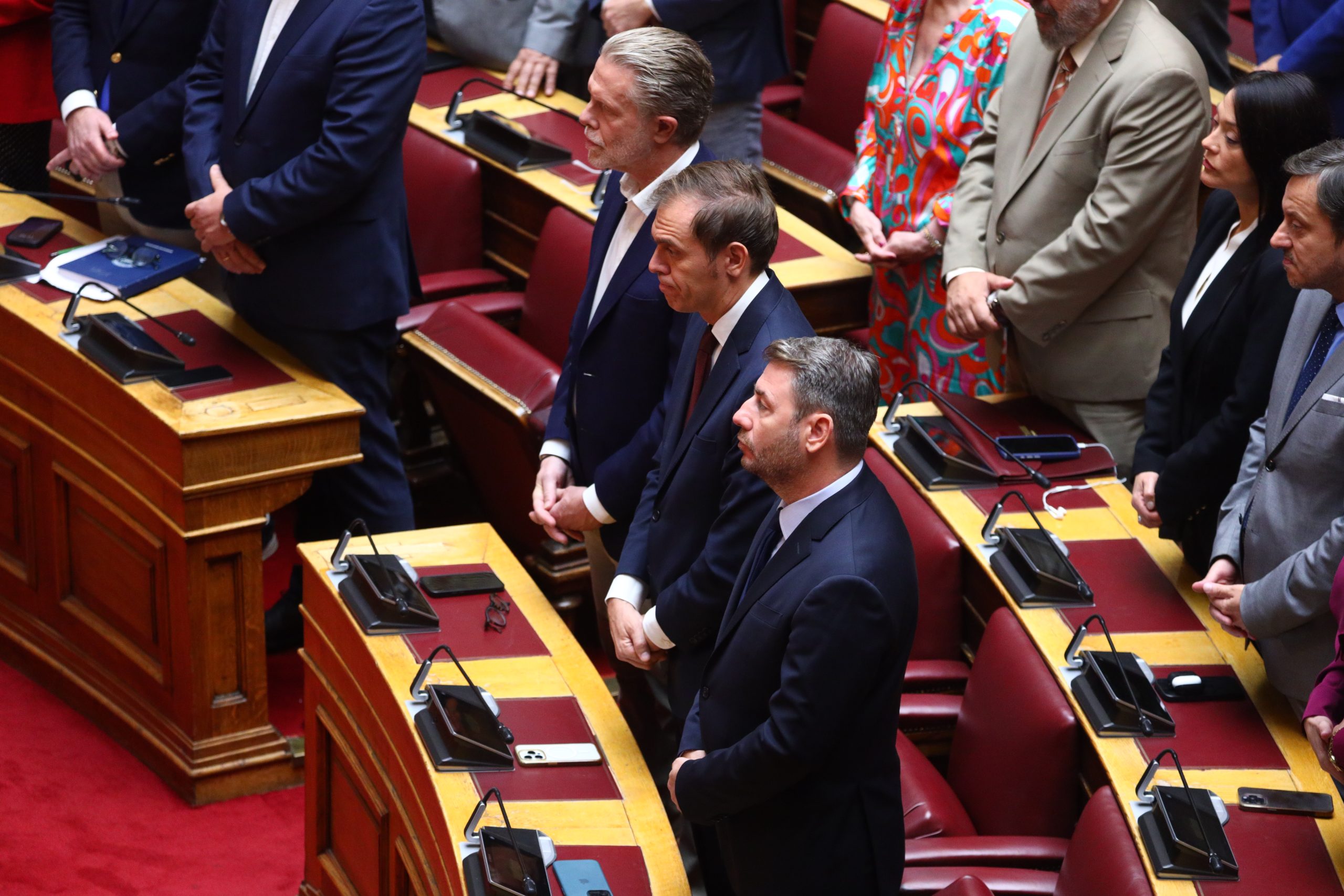 ΠΑΣΟΚ: Από την ήπια διαχείριση στην κατά μέτωπον επίθεση