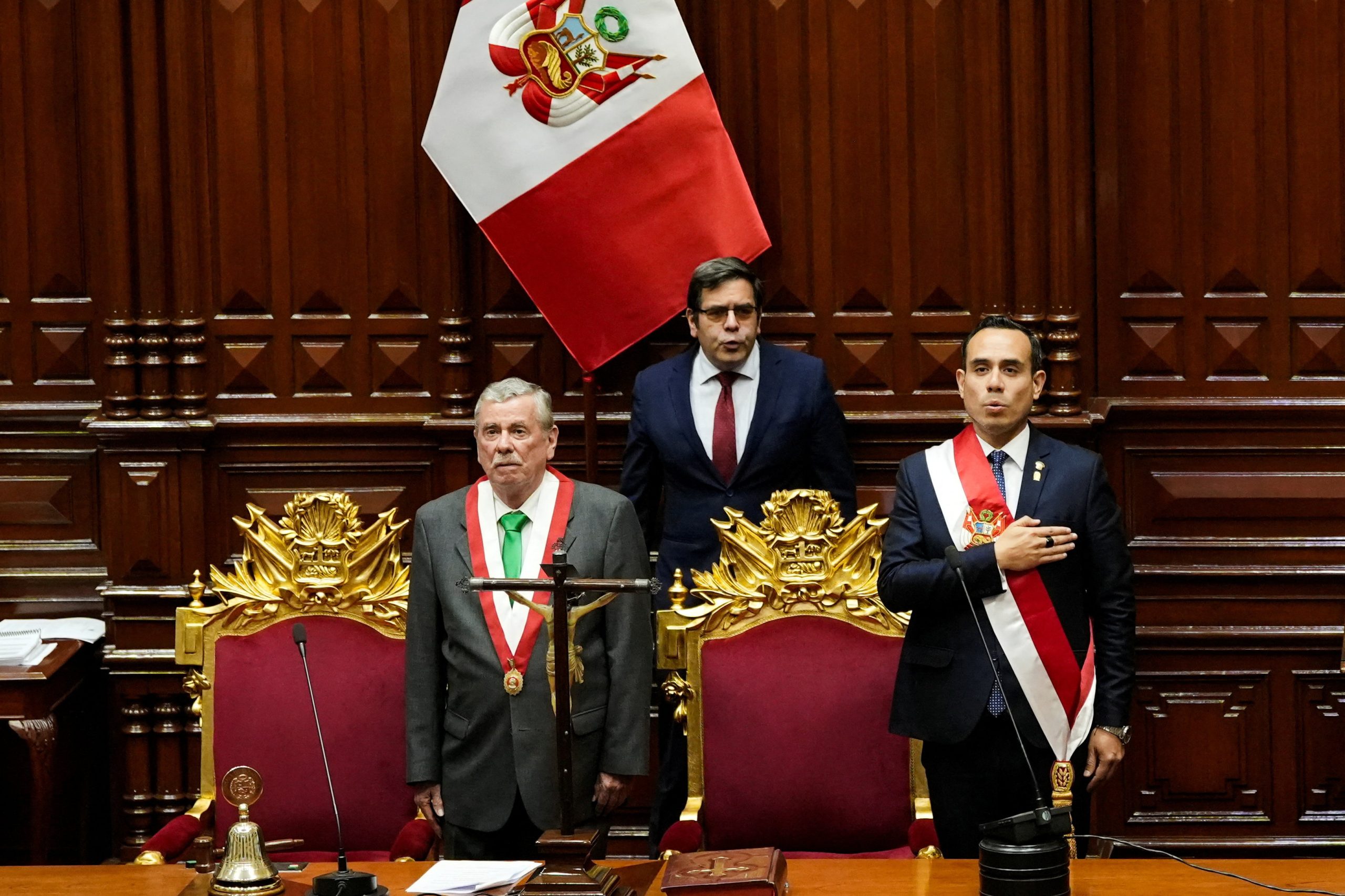 Περού: Ο πρόεδρος του κοινοβουλίου ανέλαβε καθήκοντα προέδρου της χώρας μετά την καθαίρεση της Μπολουάρτε